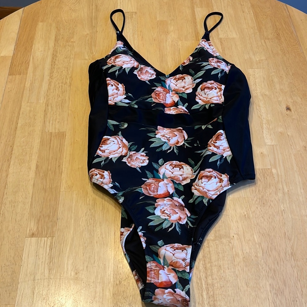 Rose Swimsuit by Cupshe *BRAND NEW WITH TAGS*